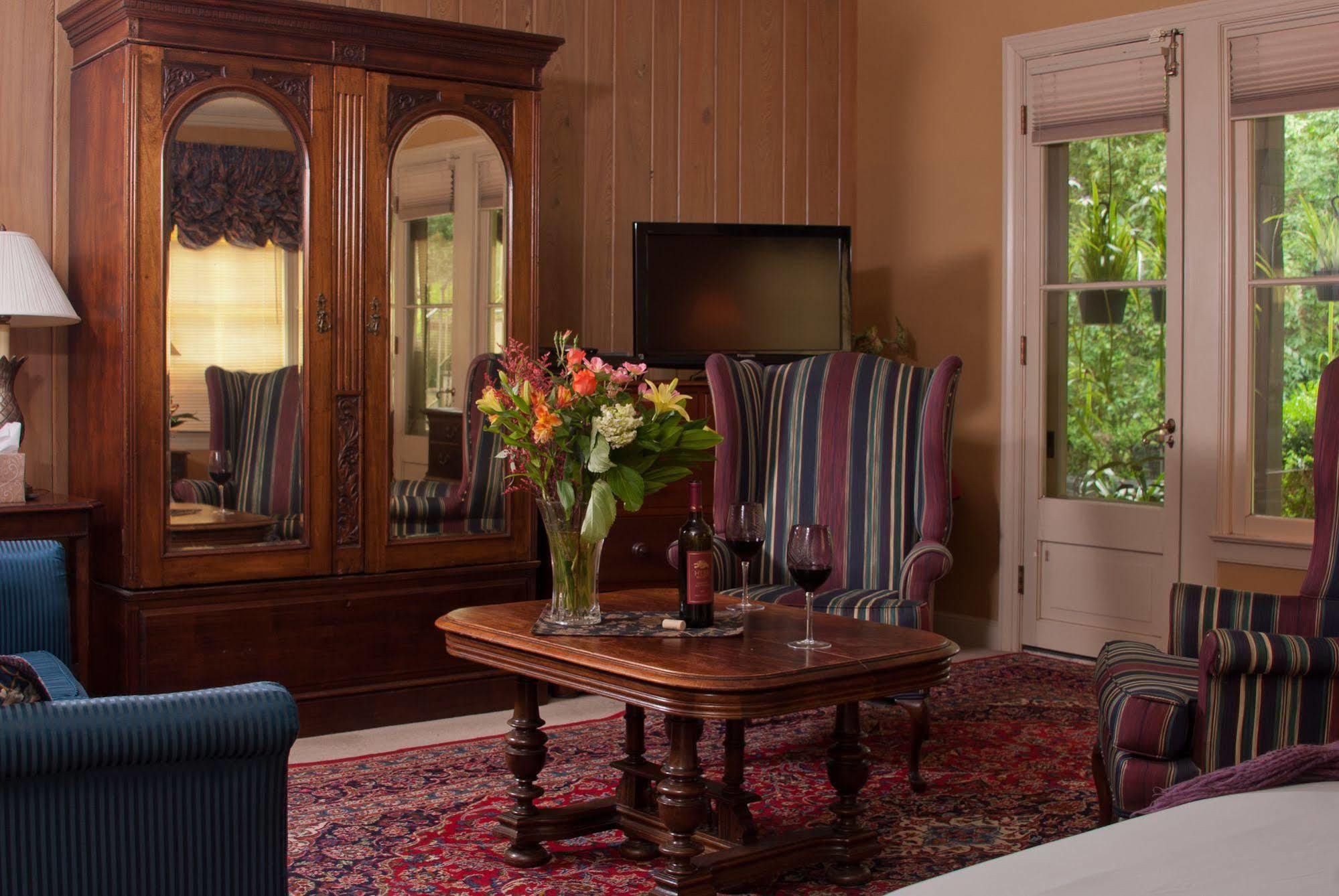 The Stockade 3* Baton Rouge