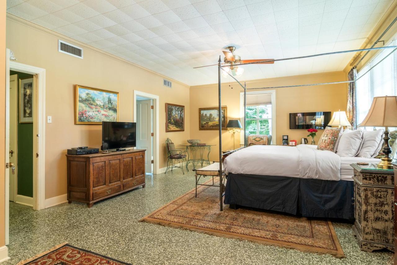 The Stockade Bed & Breakfast Baton Rouge