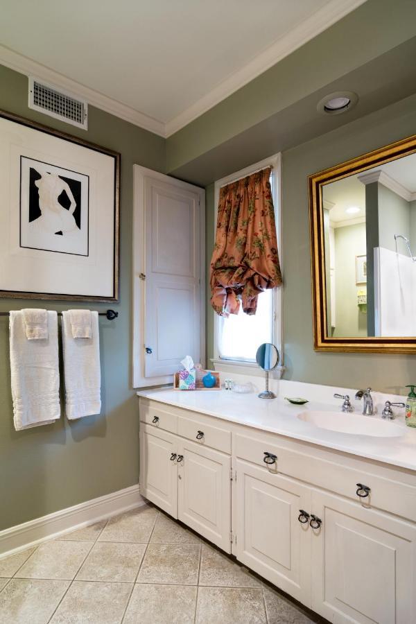 The Stockade 3* Baton Rouge